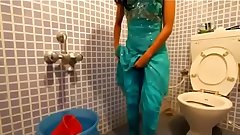 Indian holding and peeing - pissing porn at ThisVid tube